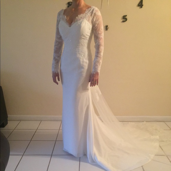 Wedding Dress - Picture 2 of 9